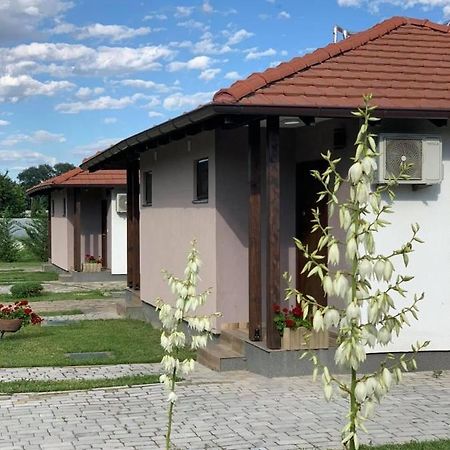 Konak Nestor Bungalows Скопье Экстерьер фото