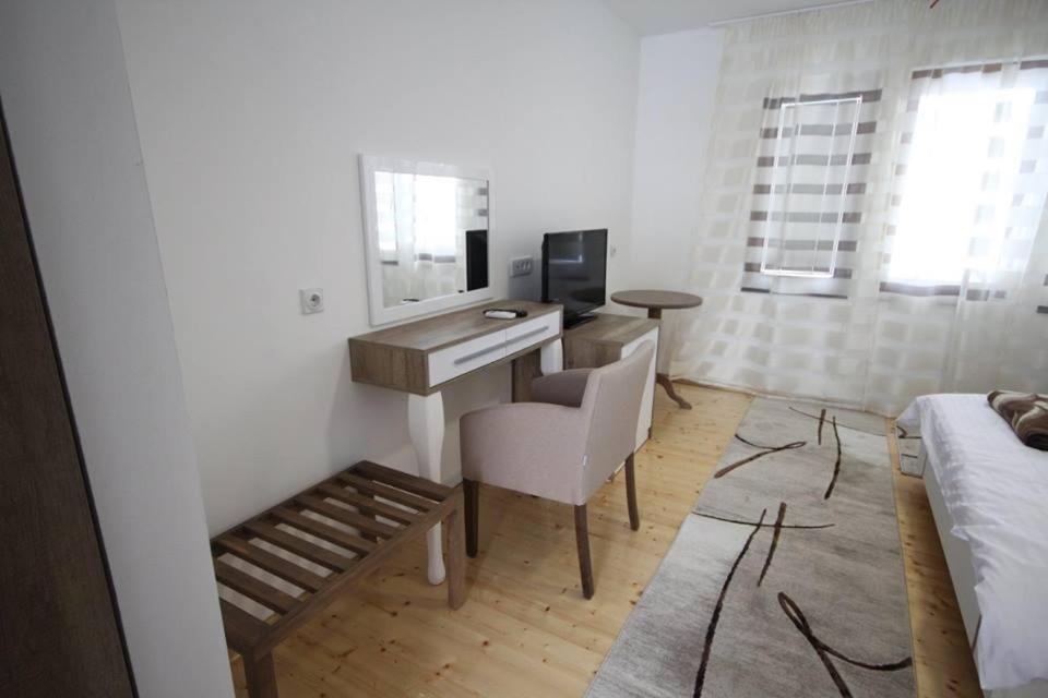 Konak Nestor Bungalows Скопье Экстерьер фото